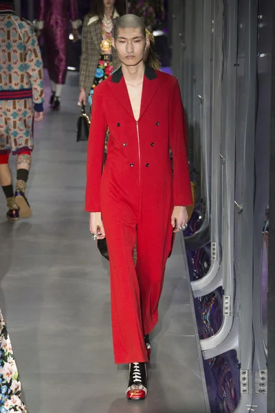 Look 23